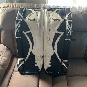 29"  Reebok 9000 Goalie Leg Pads (Used)