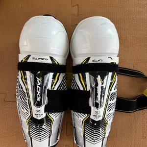 Youth CCM Tacks 10" Shin Pads (Used)