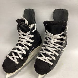 Bauer (Used) Intermediate Junior Size 2 Hockey Skates