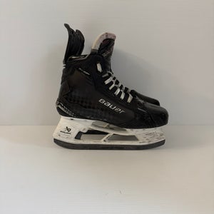 Used Intermediate Bauer Supreme Shadow Hockey Skates Size 4 Fit 2
