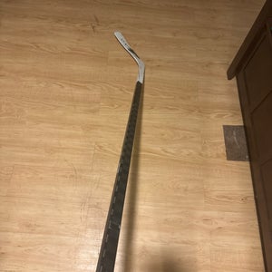 Senior PRO Red Line Left Hand Hockey Stick Heel Pattern Pro Stock (Used)