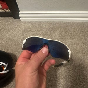 Unisex  Medium/Large Oakley Radarlock Sunglasses (Used)