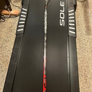 Pro Stock Senior Bauer Vapor FlyLite Right Handed Hockey Stick P92 Pro Stock (Used)