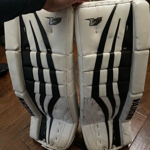28" + 2 Vaughn Velocity V7 XR Goalie Leg Pads (Used)