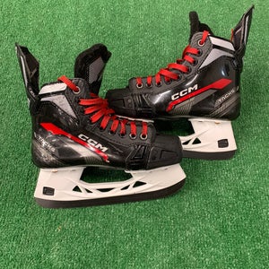 Junior CCM Tacks Vector Plus Hockey Skates | Size 3 Wide