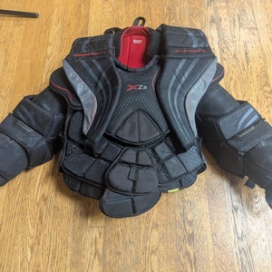 Small Bauer Vapor X2.9 Goalie Chest Protector