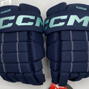 NEW CCM 4-Roll Pro Stock, Seattle 15”