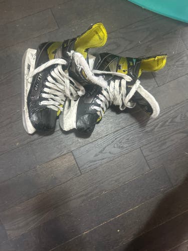 2020 Bauer Supreme 3S Hockey Skates Regular Width   7 (Used)