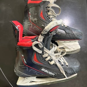 Bauer Vapor 3X Pro Hockey Skates  Size 5.5 (Used)