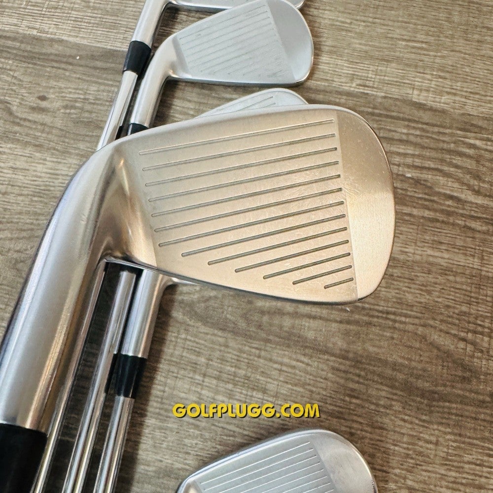 2024 Mizuno Pro 245 Iron Set 4-PW / Project X LZ, Extra Stiff Flex