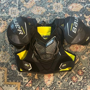 Junior Small Bauer Supreme 3S Pro Shoulder Pads  (Used)