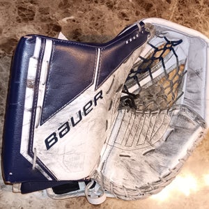 Bauer M5 Pro Senior Goalie Glove (Blue)