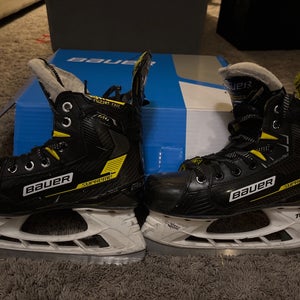 Bauer Supreme M4 Hockey Skates Regular Width Size 3.5 (Used)