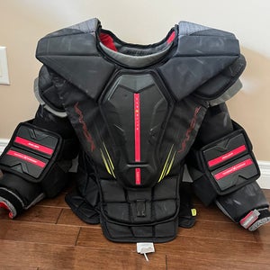XL Bauer Vapor Hyperlite 2 Goalie Chest Protector  (Used)