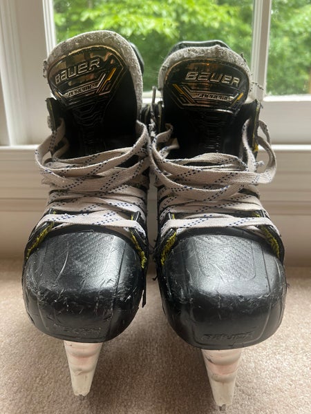 Bauer Supreme M5 Pro Hockey Skates Extra Wide Width  Size 3.5 (Used)