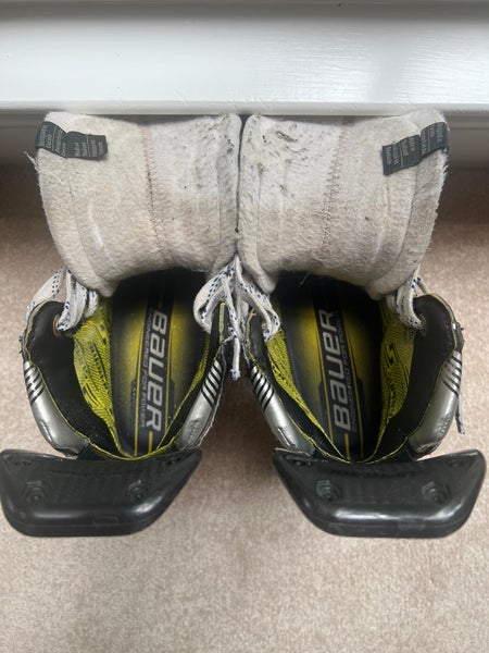 Bauer Supreme M5 Pro Hockey Skates Extra Wide Width  Size 3.5 (Used)