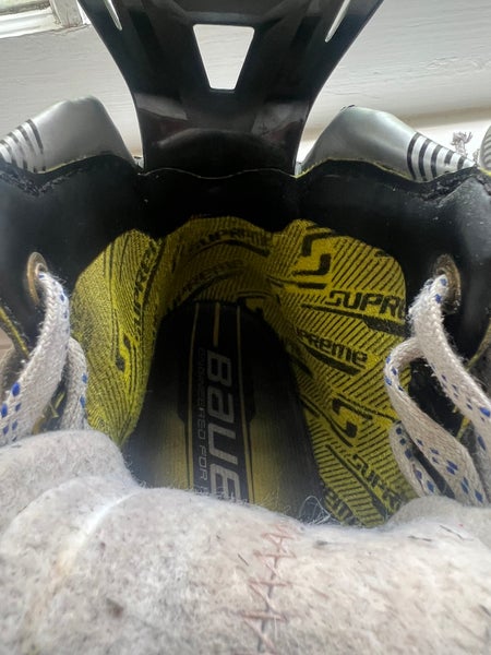 Bauer Supreme M5 Pro Hockey Skates Extra Wide Width  Size 3.5 (Used)