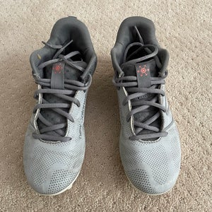Gray M 5.5 (W 6.5) New Balance Mid Top Junior FreezeLX v4 Molded Cleats Youth Kids (Lightly Used)