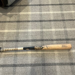 2024 Louisville Slugger MLB Prime RA13 Ronald Acuna Game Model Maple Bat  (-3) 28 oz 31" (Used)
