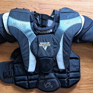 Small Senior Vaughn Epic 8000 Goalie Chest Protector (Used)