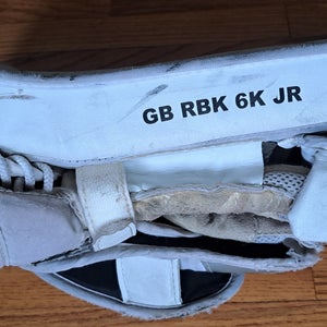 Reebok 6k Regular Junior hockey goalie blocker (Used)