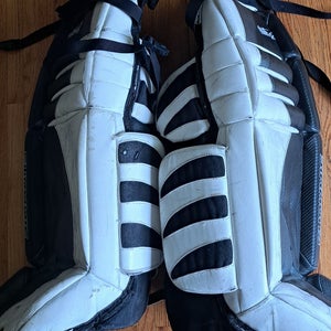 28" Simmons Ultra Light 2 INT Goalie Leg Pads (Used)
