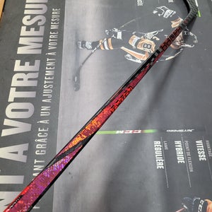 P92 | 87 Flex NEW! Senior Bauer Twitch Left Hand Hockey Stick #174123