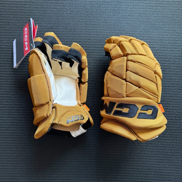 2023 NHL Winter Classic Boston Bruins Pro Stock CCM Jetspeed Senior 13" Gloves - HGJSPP FT1