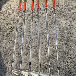 Titleist Forged 690 CB Iron Set Mens Regular True Temper R300 Golf Clubs (3i, 4i, 5i, 7i, 8i, PW)