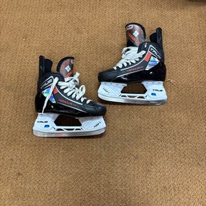 2021 True HZRDUS 5X Hockey Skates Regular Width   7.5 (Used)