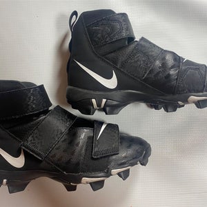 Youth 5Y Nike Force Savage Shark 2 Cleats