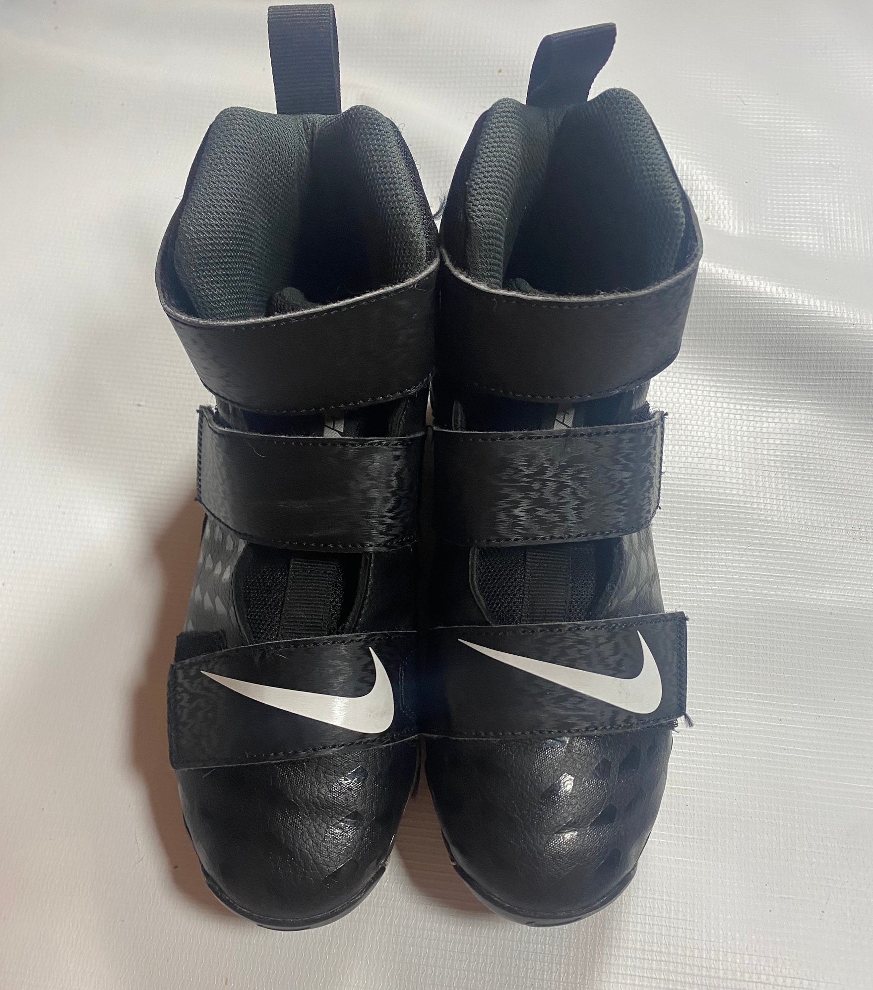 Youth 5Y Nike Force Savage Shark 2 Cleats | SidelineSwap | Buy and