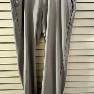 Gray Large Men's Under Armour Pants (Used)