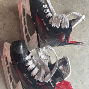 Bauer Vapor X5 Pro Hockey Skates - Youth Size 13.5