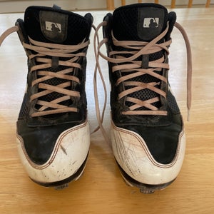 Black Men's Size M 6.0 (W 7.0) Youth Under Armour High Top Molded Cleats (Used)