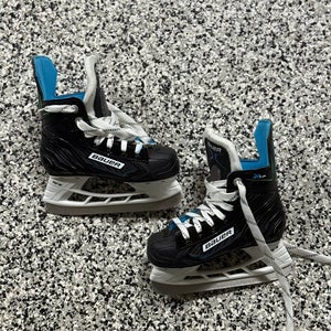 Bauer Hockey Skates 11 (Used)