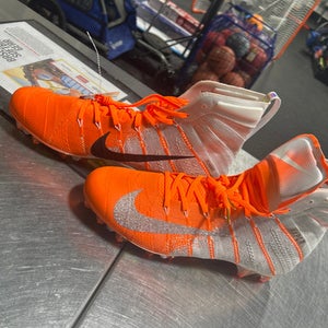 Nike (Used) Size M 14.0 (W 15.0) Orange Adult