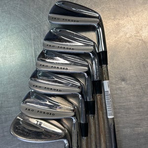 (Used) Right Handed Men's Regular Flex Steel Shaft Iron Set