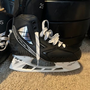True Catalyst Pro Hockey Skates Regular Width  Pro Stock 7 (New)