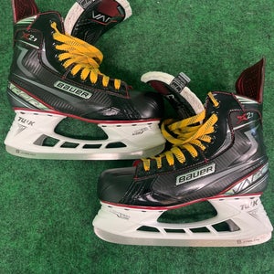 Senior Bauer Vapor X2.7 Hockey Skates (Extra Wide) Size: 7 (Used)