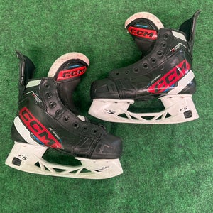 Junior CCM Jetspeed FT680 Hockey Skates (Regular) | Size 2 (Used)