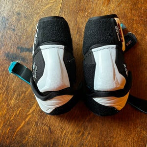 Medium Junior CCM Jetspeed FT6 Pro Elbow Pads (Used)