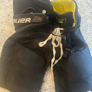 Medium Junior Bauer Supreme 3S Hockey Pants (Used)