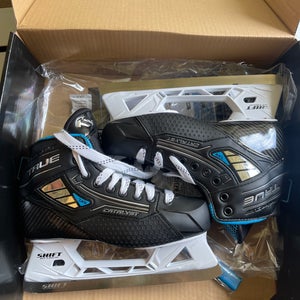 True Catalyst 7X4 Hockey Goalie Skates Regular Width  Size 5.5 (New)