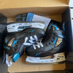 True Catalyst 3X4 Hockey Skates Regular Width  Size 3 (New)