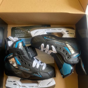 True Catalyst 3X4 Hockey Skates  Size 1.5 (New)