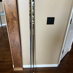 2 Pack Senior Bauer Ag5nt Right Handed Hockey Stick P92 (New)