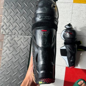 Junior Bauer Vapor Hyperlite 12" Shin Pads  (Used)