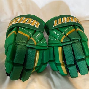 WARRIOR VIP SHAMROCK HOCKEY GLOVES  14" Pro Stock (Used)