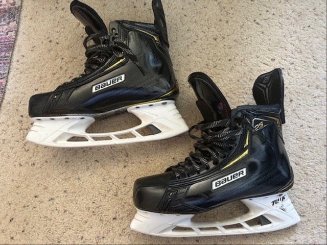 MIC Bauer Supreme 2S Pro Hockey Skates Regular Width Pro Stock 8.5 / 8 3/4 Excellent condition